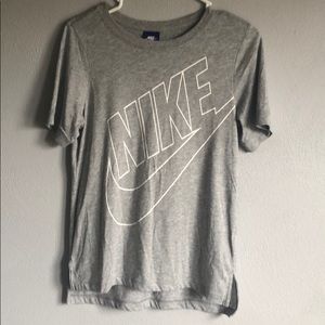 🍋 Nike Athletic Top